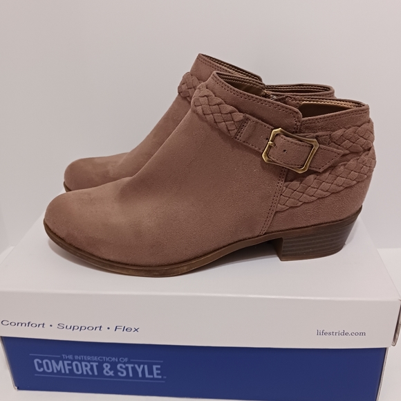 🔥 Life Stride Velocity with Memory Foam Adriana Booties Size 6.5 - Picture 2 of 10
